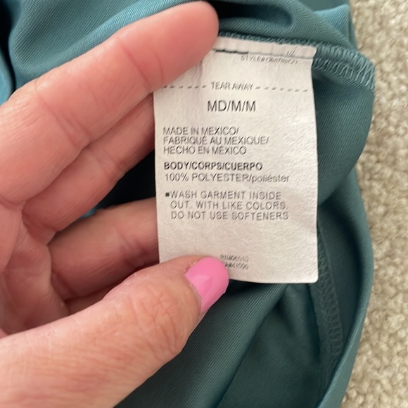 Under Armour - Picture 4 of 4